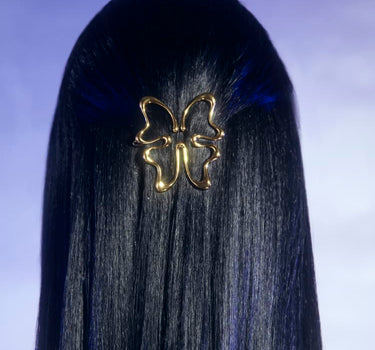 ゴールドの蝶モチーフヘアクリップ
