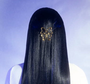 ゴールドの蝶モチーフヘアクリップ