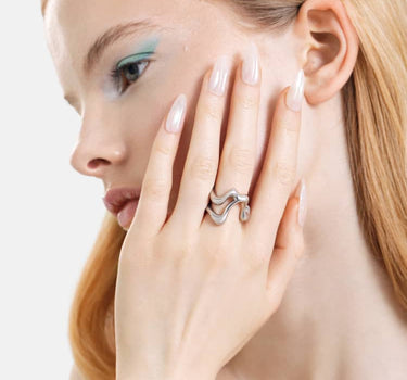 彫刻的なシルバーリング