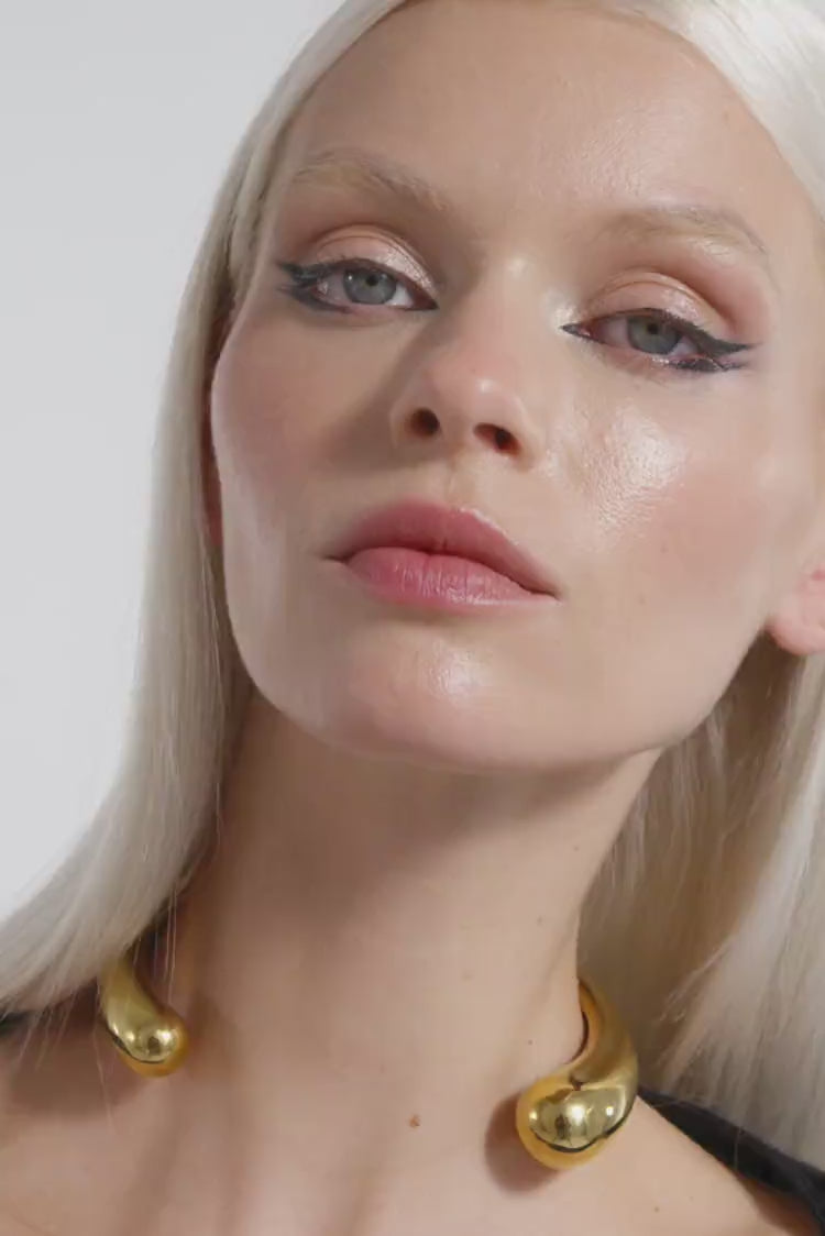 ゴールドトルクネックレス