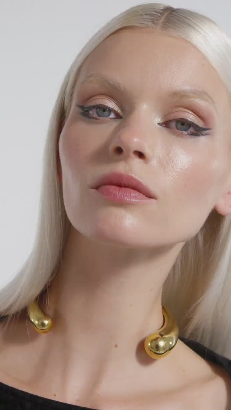 ゴールドトルクネックレス