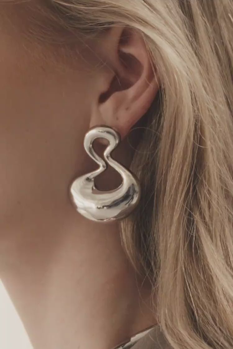 リキッド ダングルピアス（シルバー）