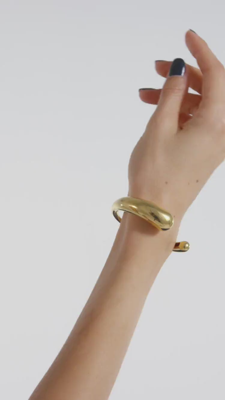 ゴールドトルクバングルブレスレット