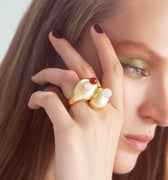 Big gold ring with rose quartz & red agate